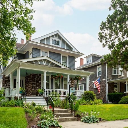 Three Daughters Inn Потстаун Екстериор снимка